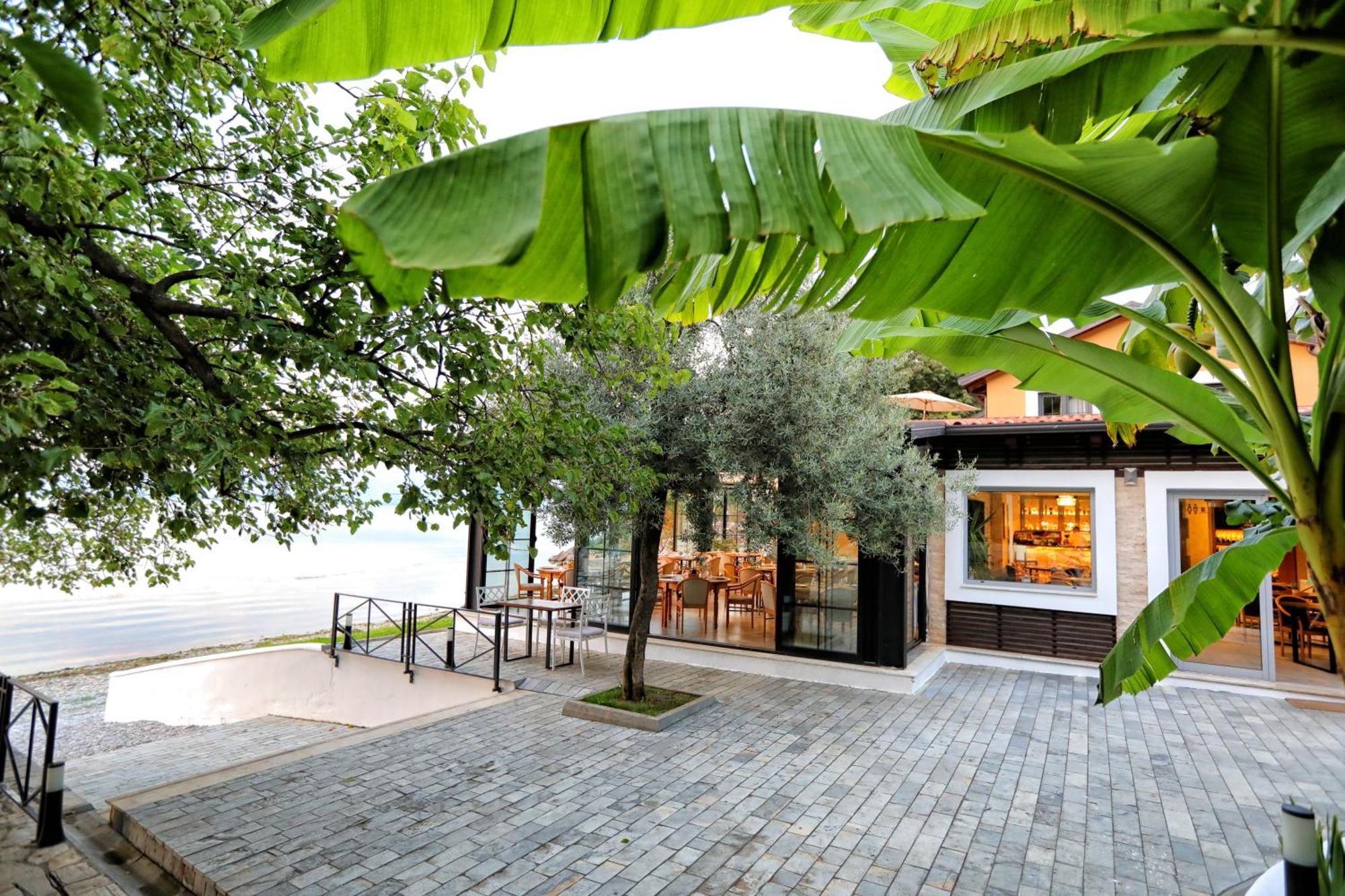 Hotel Labiatan Zogaji Exterior photo