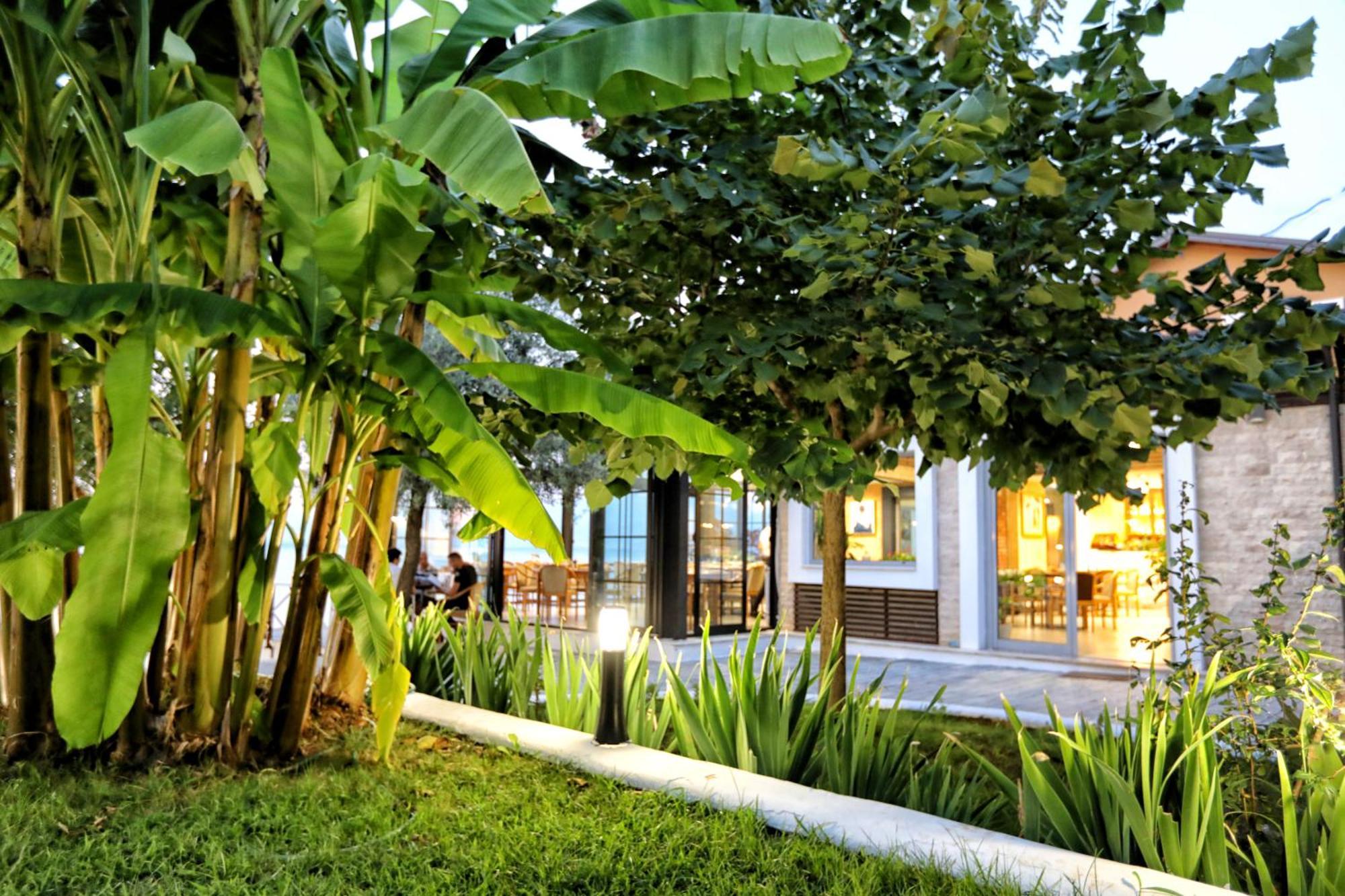 Hotel Labiatan Zogaji Exterior photo